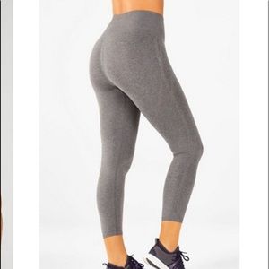 Fabletics Seamless Dot Capri